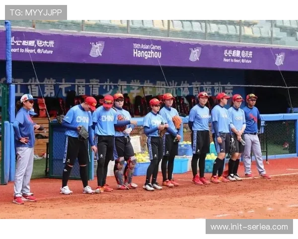 国家女子垒球队主教练唐昌冬出席全明星赛相关活动 国家女子垒球队主教练唐昌冬出席全明星赛相关活动